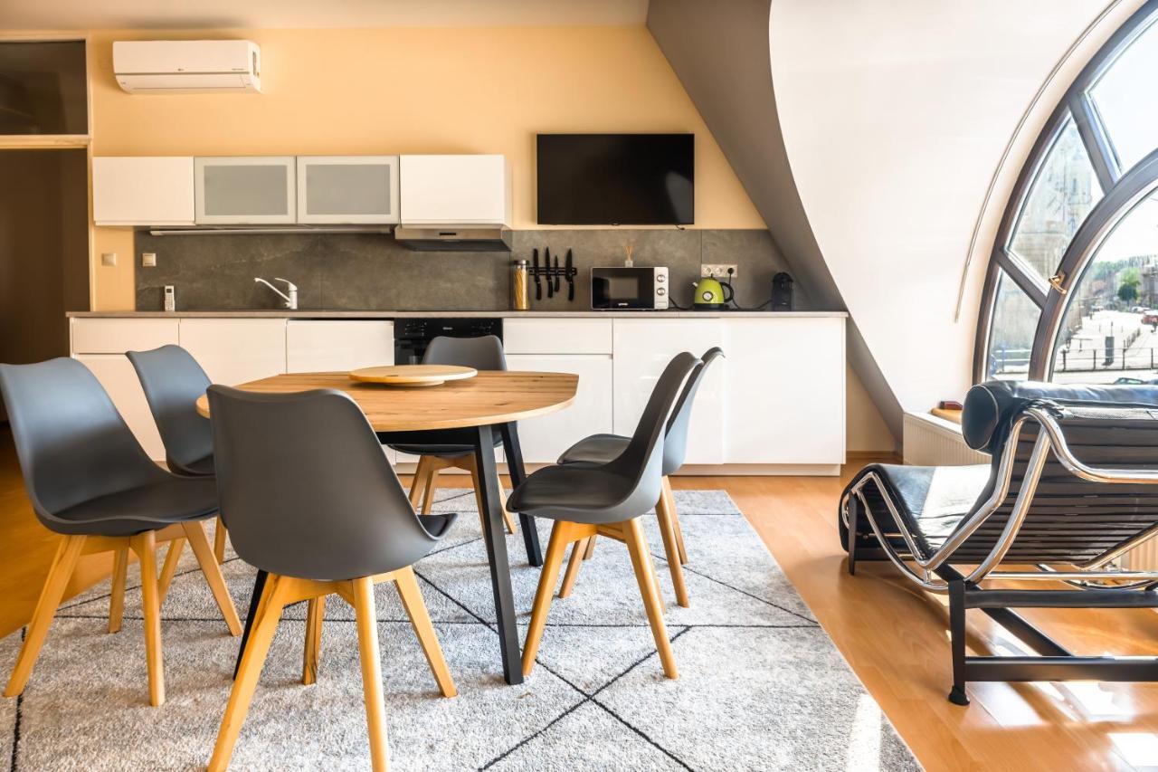 Trenčín Lovely 4-Bedroom Flat In Historical Center With Stunning View מראה חיצוני תמונה