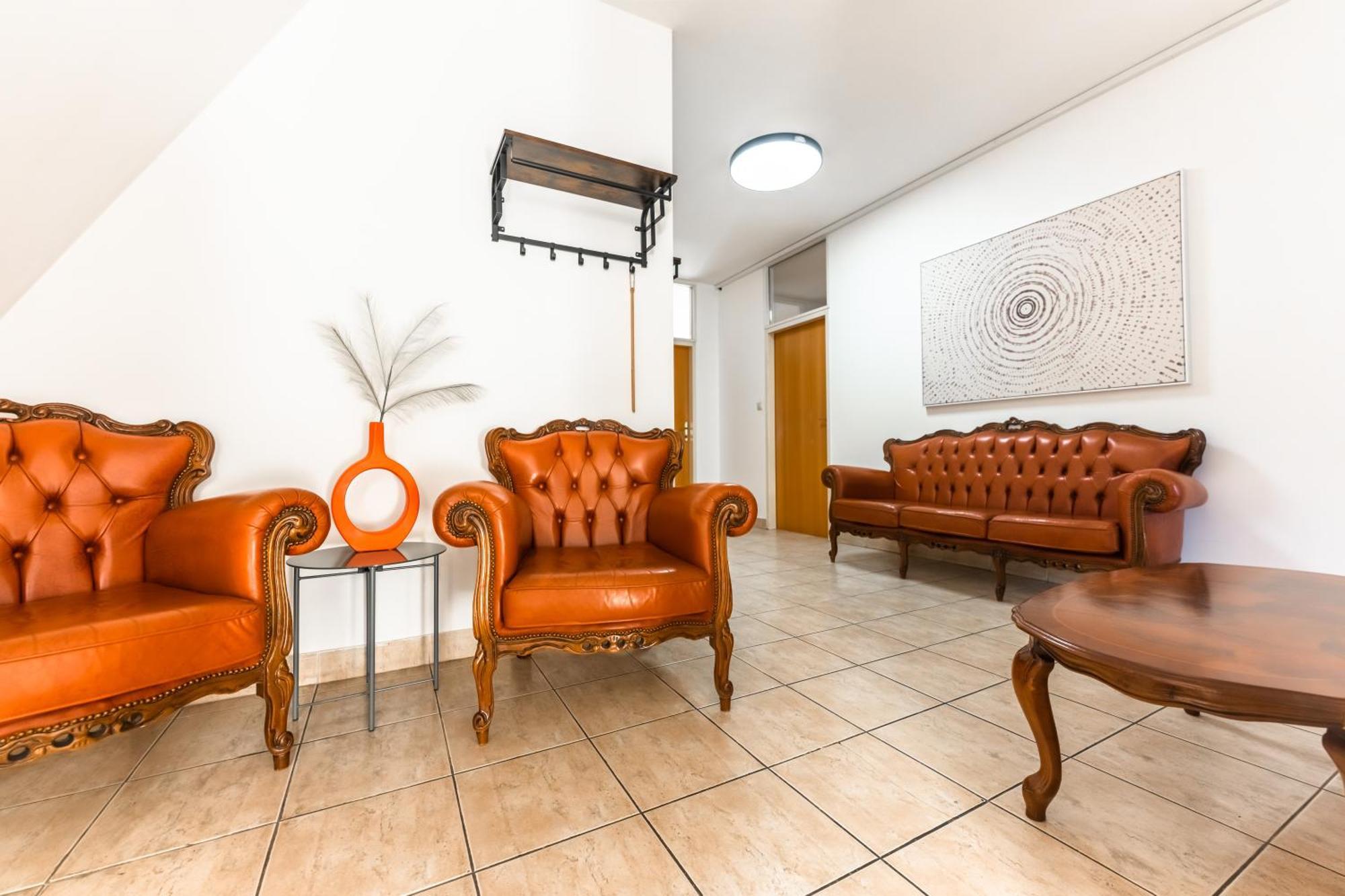 Trenčín Lovely 4-Bedroom Flat In Historical Center With Stunning View מראה חיצוני תמונה